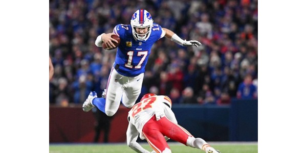 Josh Allen intensifica su entrenamiento para mejorar su capacidad de pases largos